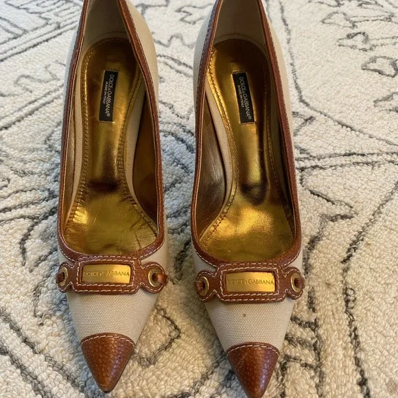 Dolce & Gabbana Logo Heels | Canvas & Leather Pointed Toe Pumps | Size 38.5 - Picture 13 of 15